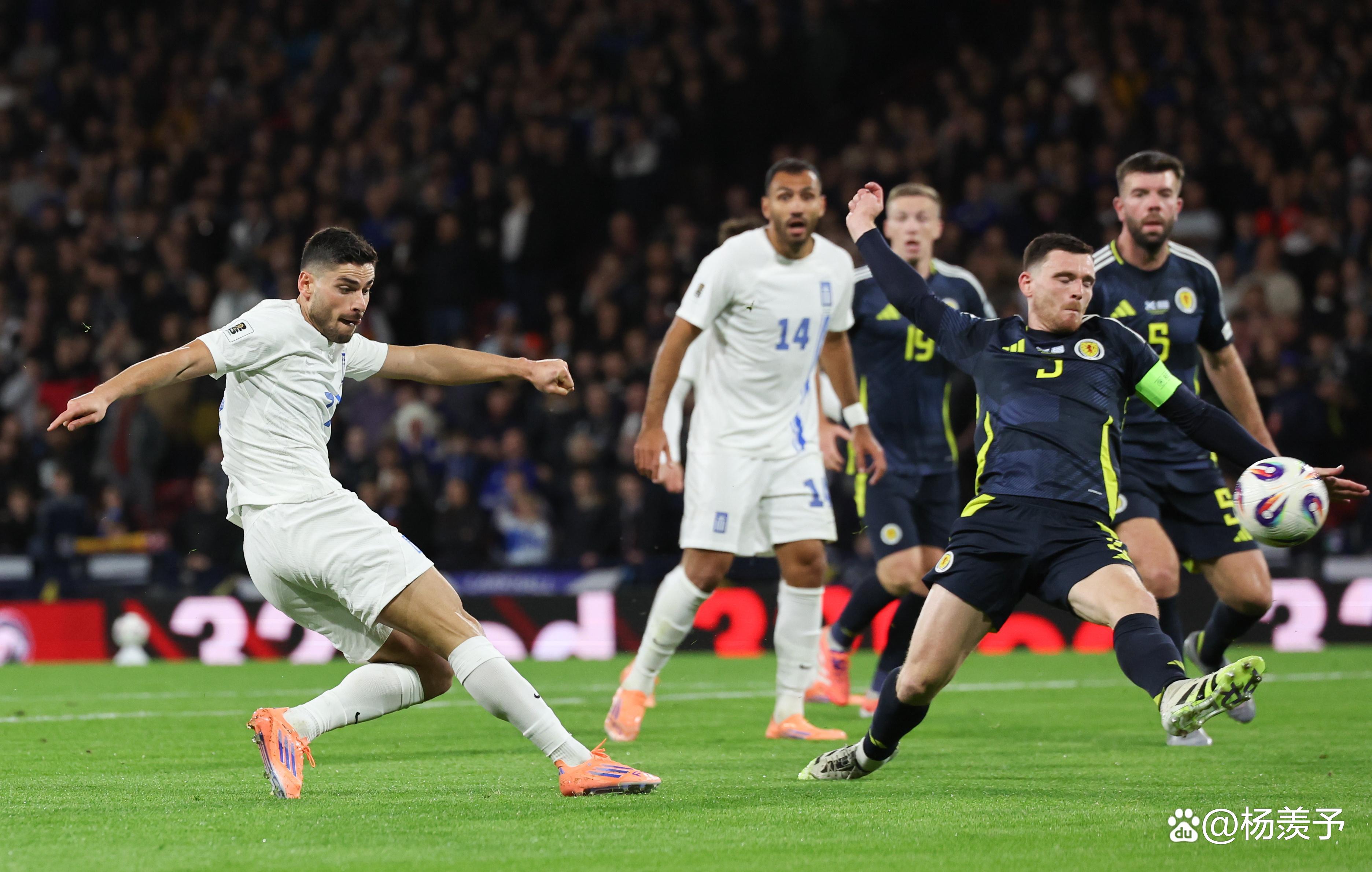 包含赛地聚焦——国王杯窗口期热度飙升，法兰克福篮板制胜，赛场秩序良好，团队化学反应显著的词条