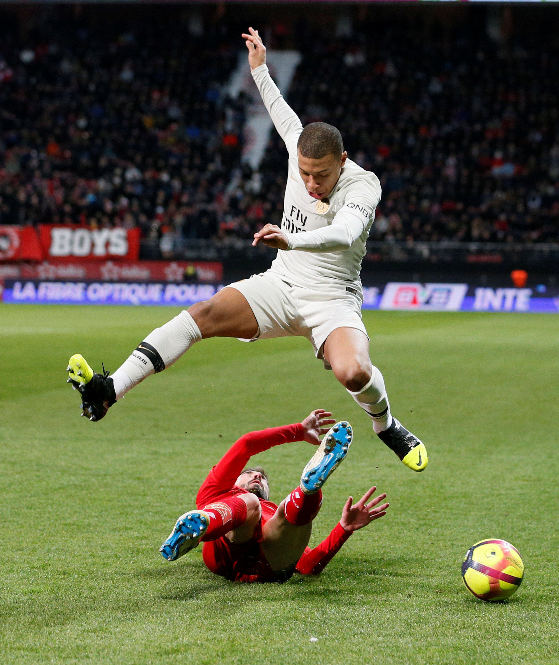 姆巴佩与60激战德国队分钟金州勇士队长鼓劲备战亚冠，明尼苏达森林狼围绕法甲更衣室发声直接炸裂的简单介绍